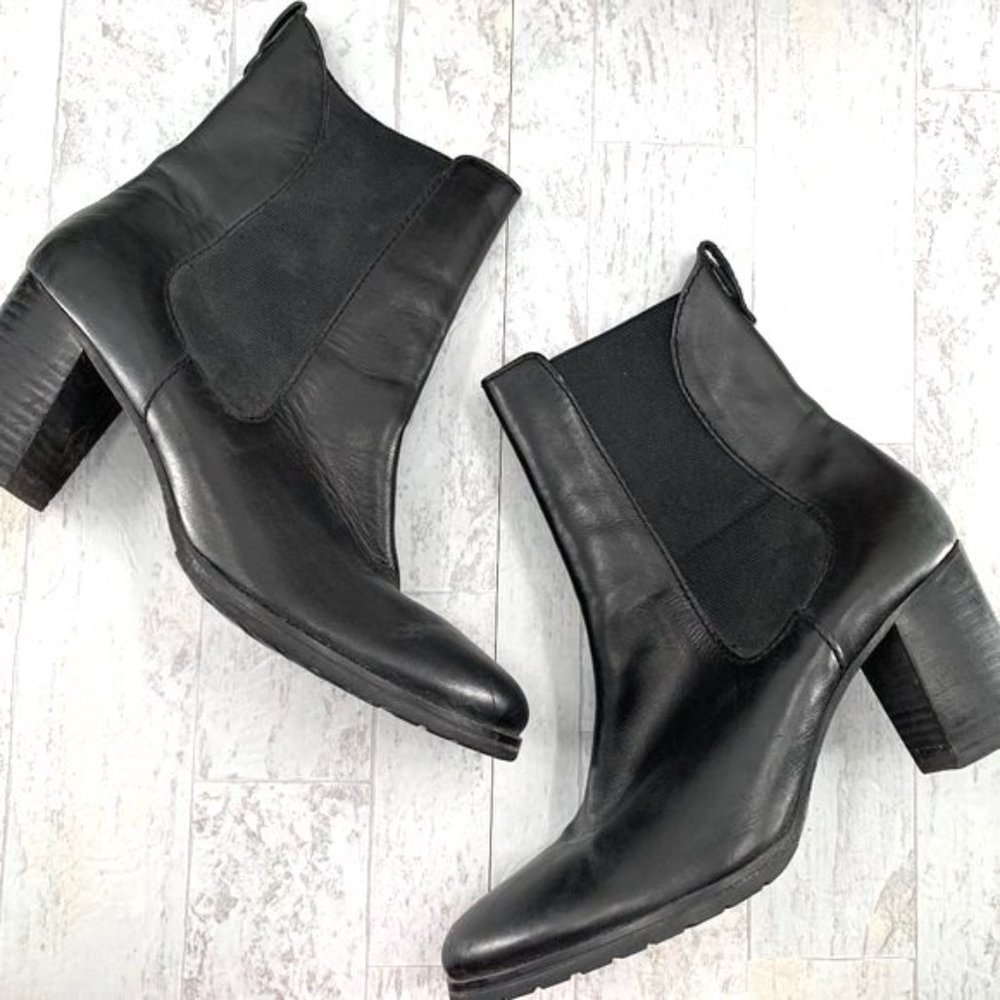 COLE HAAN Black Leather Ankle Boot Heeled Bootie